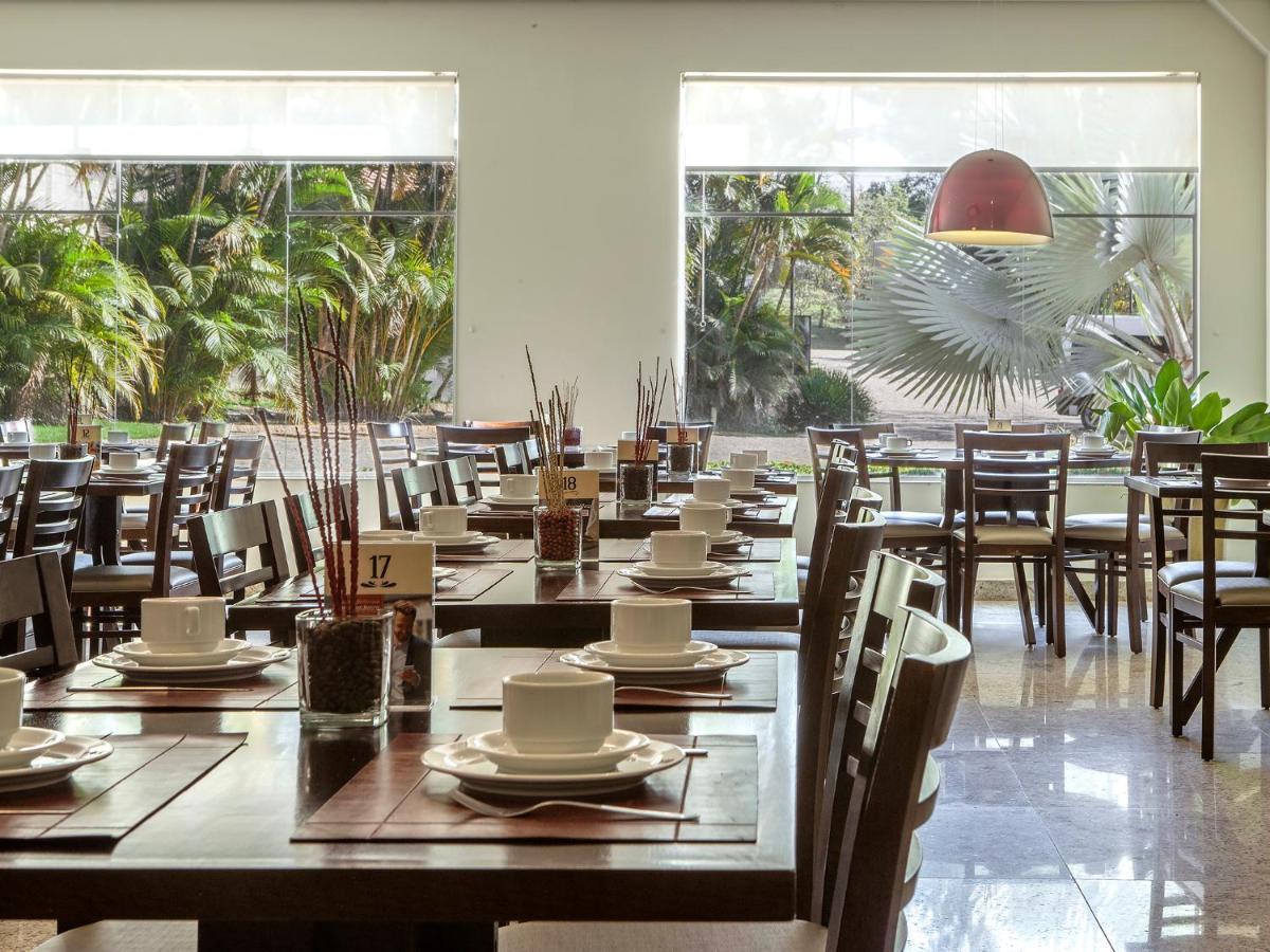 Valinhos Plaza Hotel Bagian luar foto