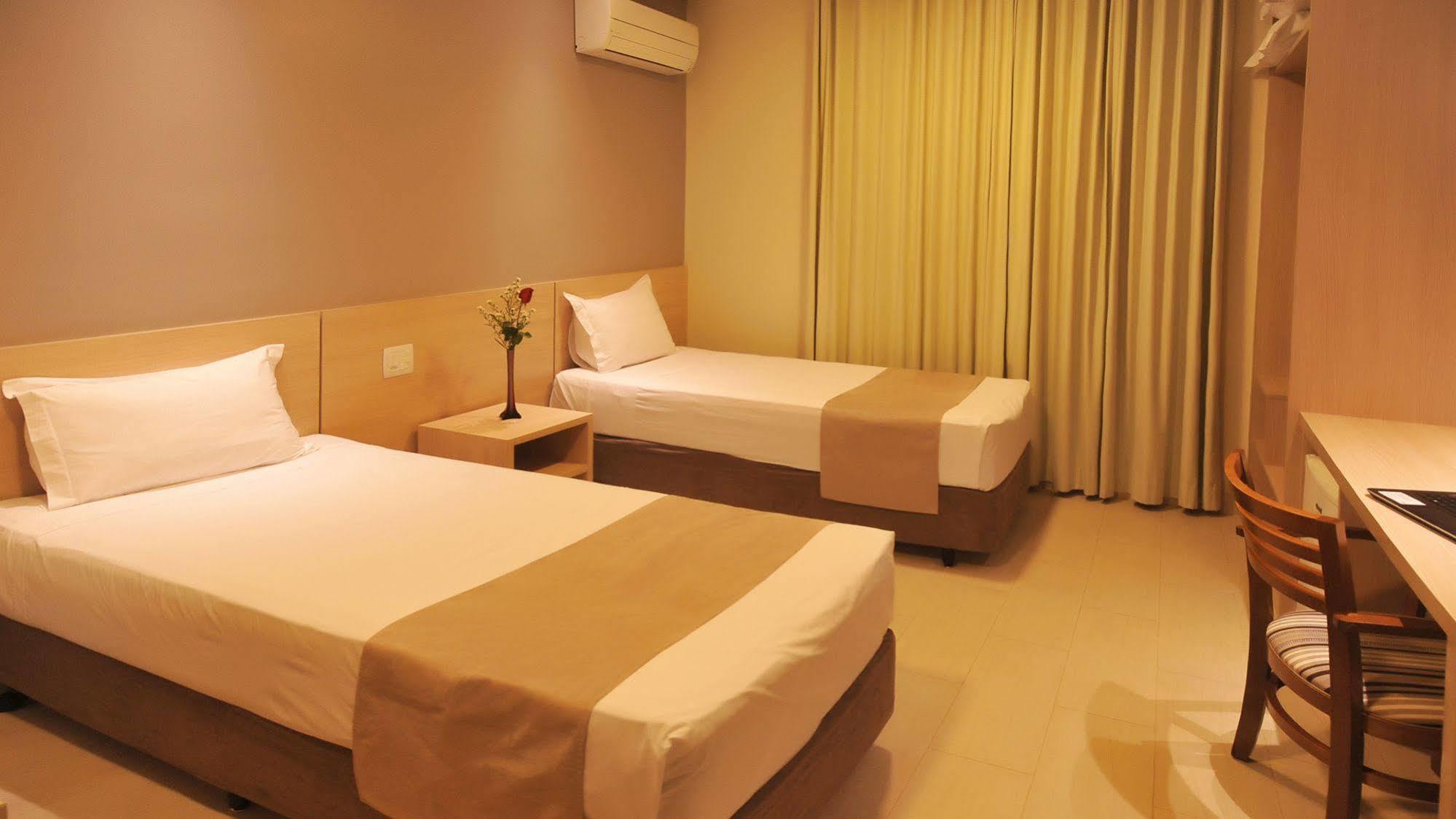 Valinhos Plaza Hotel Bagian luar foto